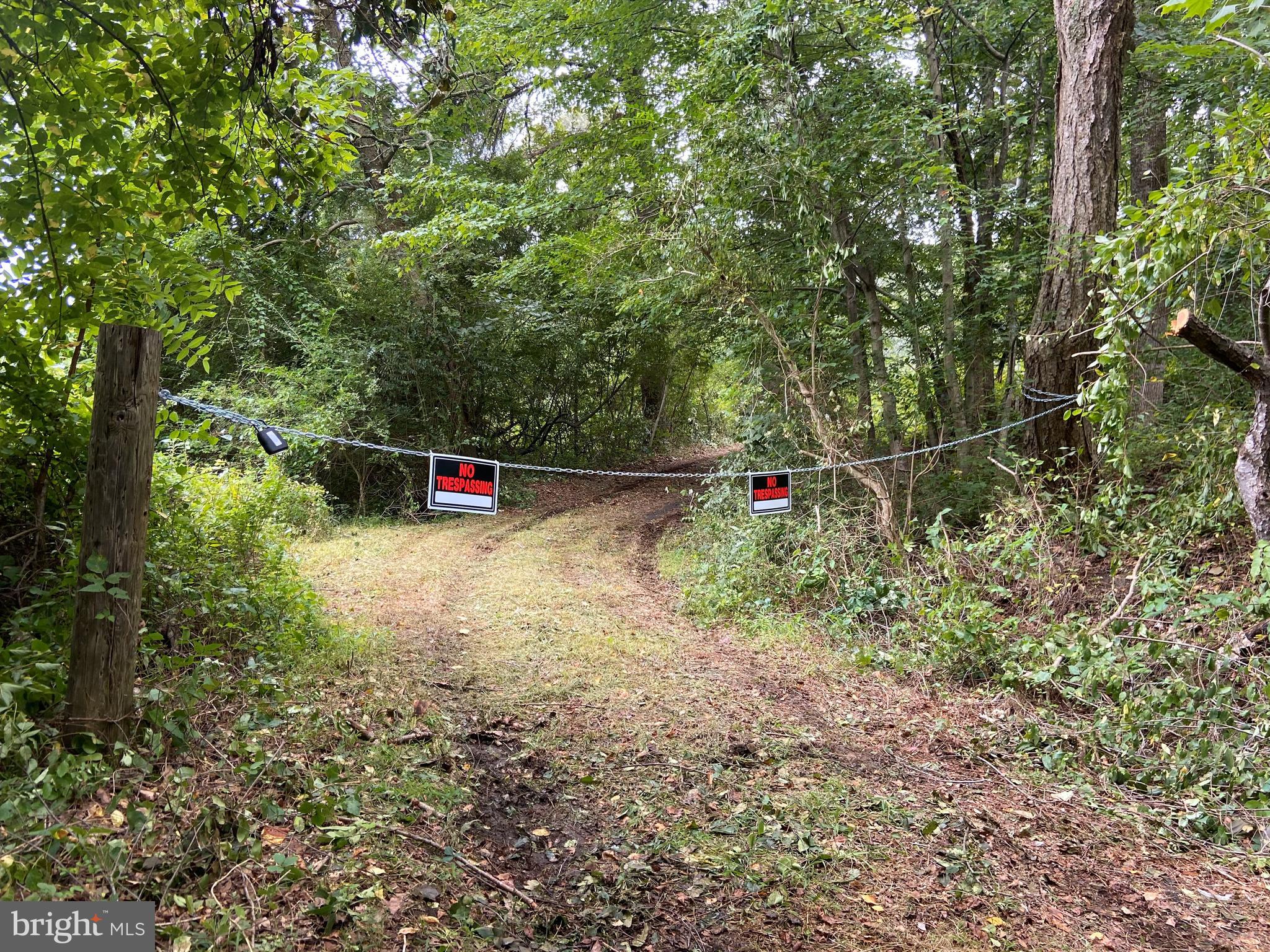 12413 Chapel Road Clifton, VA 20124 - Photo 3 of 14 Area to turn around beyond the chain