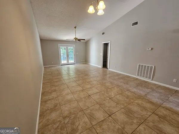$1,350 | 189 East Lakemont Drive, Unit B, Kingsland, GA 31548