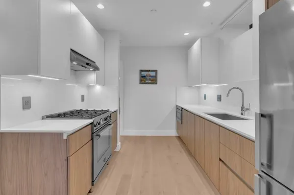 $3,400 | 708 East 6th Street, Unit 1, Boston, MA 02127