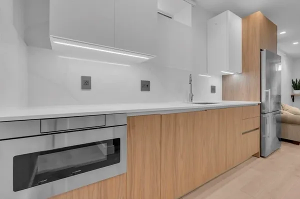 $3,400 | 708 East 6th Street, Unit 1, Boston, MA 02127