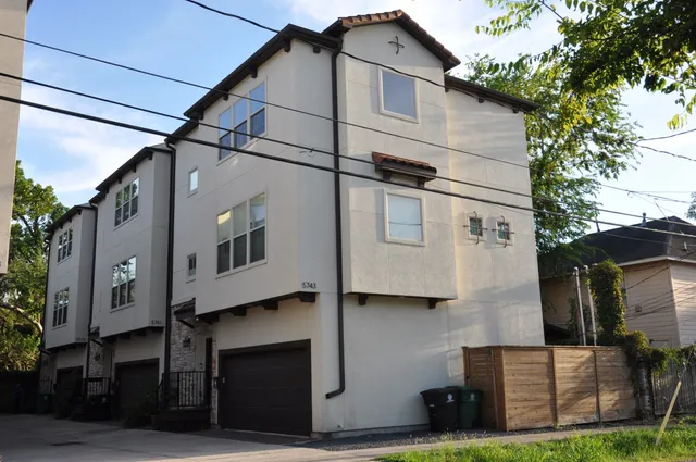 $2,650 | 5743 Petty Street, Houston, TX 77007