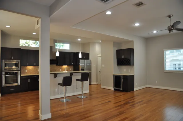 $2,650 | 5743 Petty Street, Houston, TX 77007