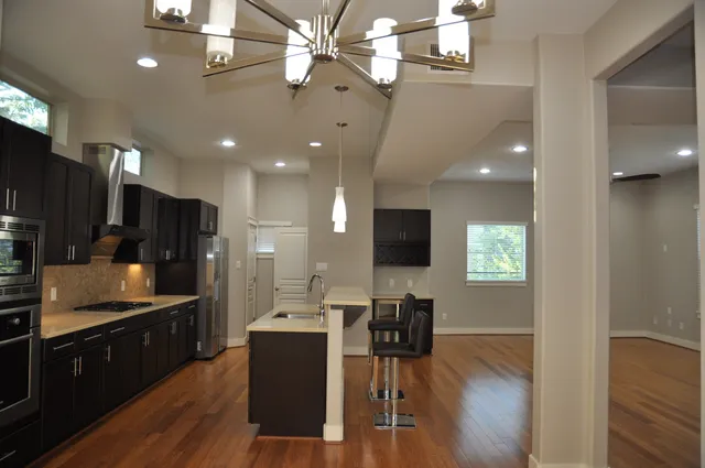 $2,650 | 5743 Petty Street, Houston, TX 77007