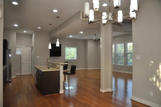 $2,650 | 5743 Petty Street, Houston, TX 77007