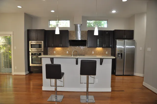 $2,650 | 5743 Petty Street, Houston, TX 77007