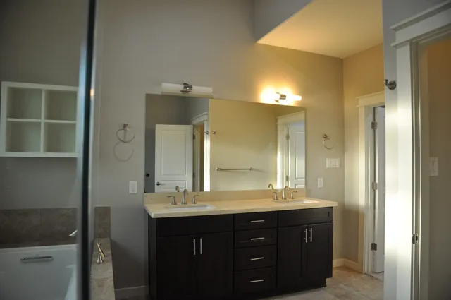 $2,650 | 5743 Petty Street, Houston, TX 77007