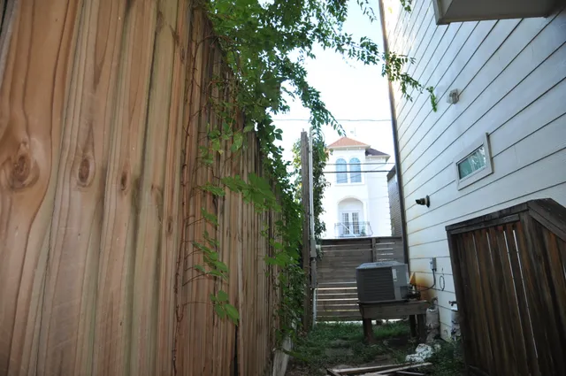 $2,650 | 5743 Petty Street, Houston, TX 77007