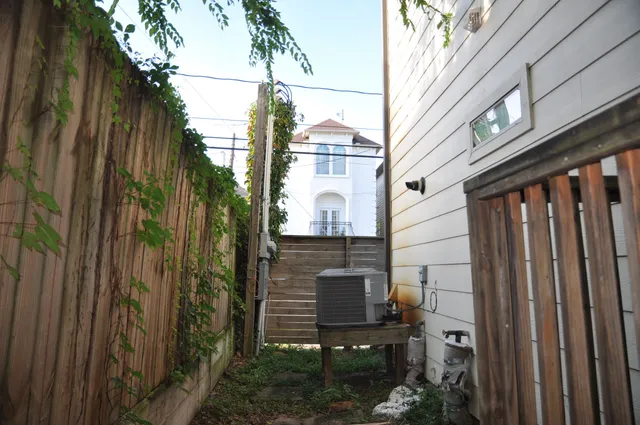 $2,650 | 5743 Petty Street, Houston, TX 77007