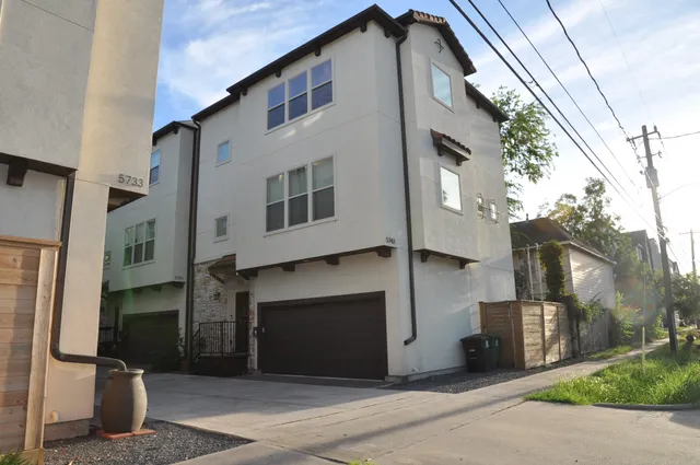 $2,650 | 5743 Petty Street, Houston, TX 77007