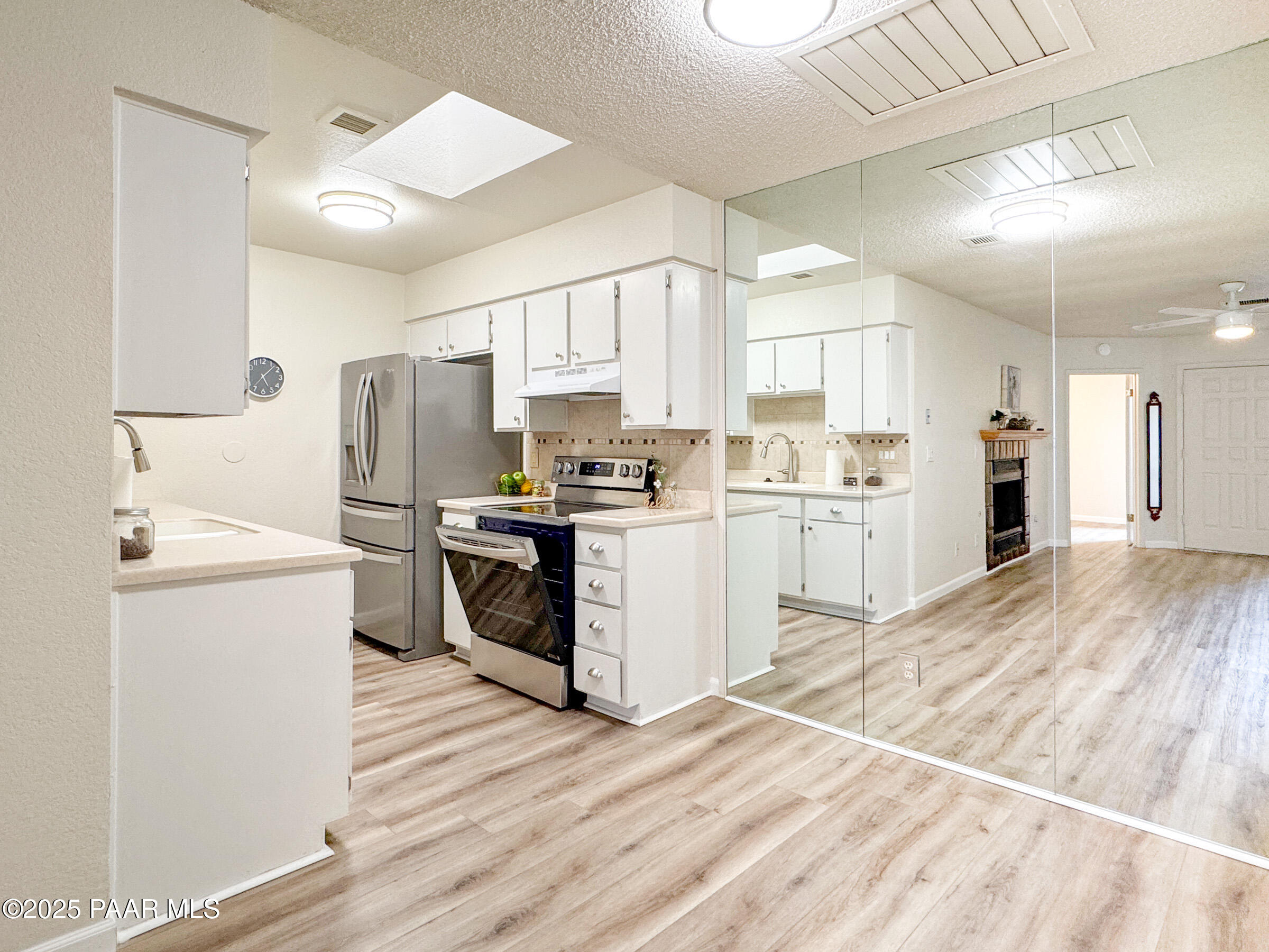 3175 Shoshone Drive, Unit B2 Prescott, AZ 86301 - Photo 15 of 17 14 SHO KT.DN