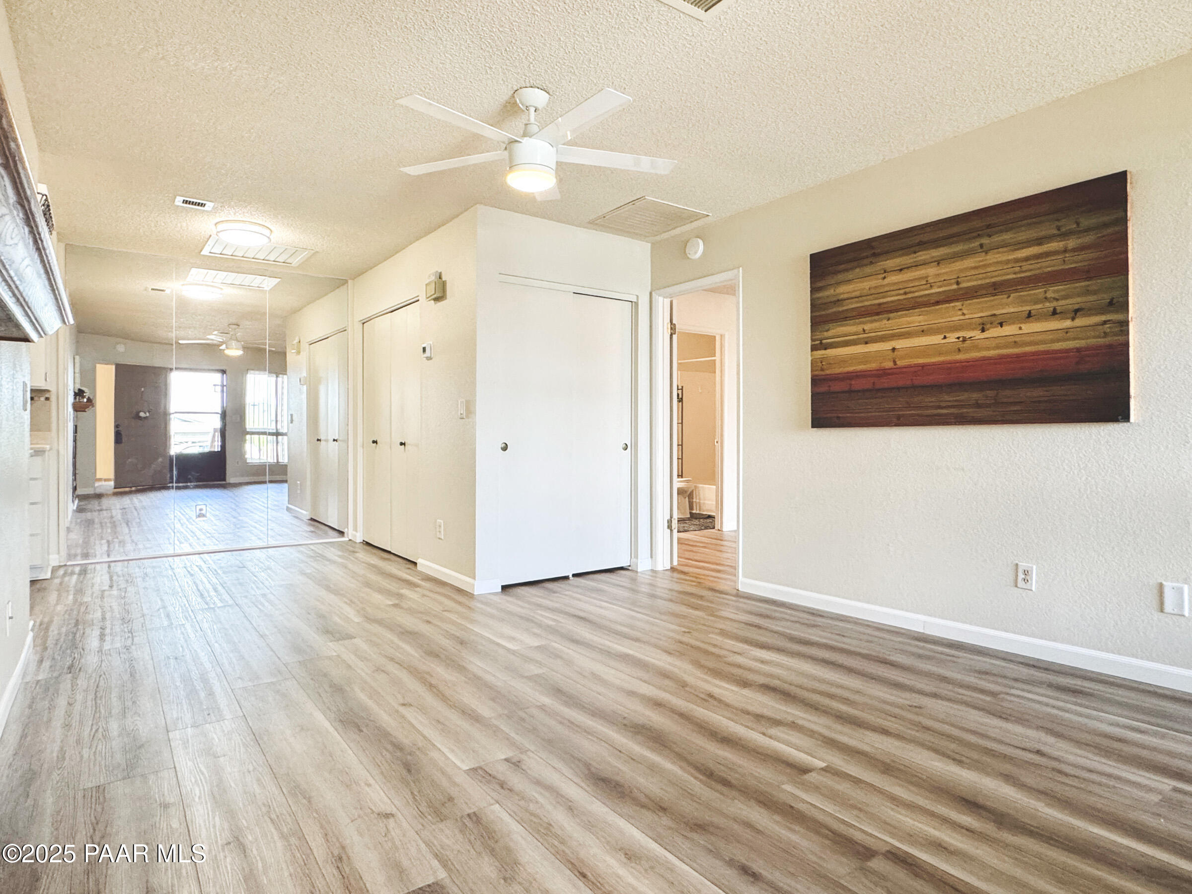 3175 Shoshone Drive, Unit B2 Prescott, AZ 86301 - Photo 5 of 17 04 SHO LR1