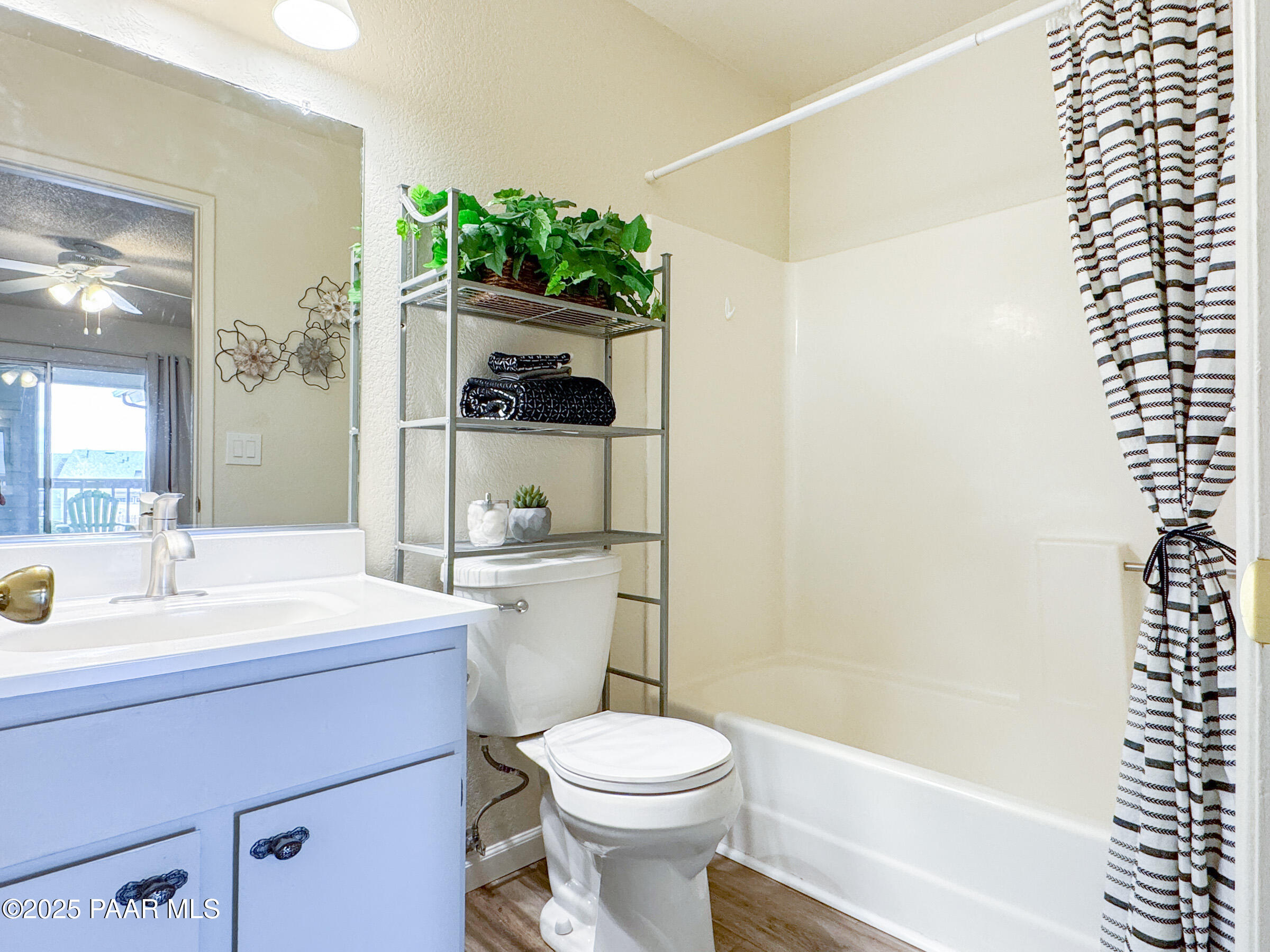 3175 Shoshone Drive, Unit B2 Prescott, AZ 86301 - Photo 10 of 17 09 SHO BA1