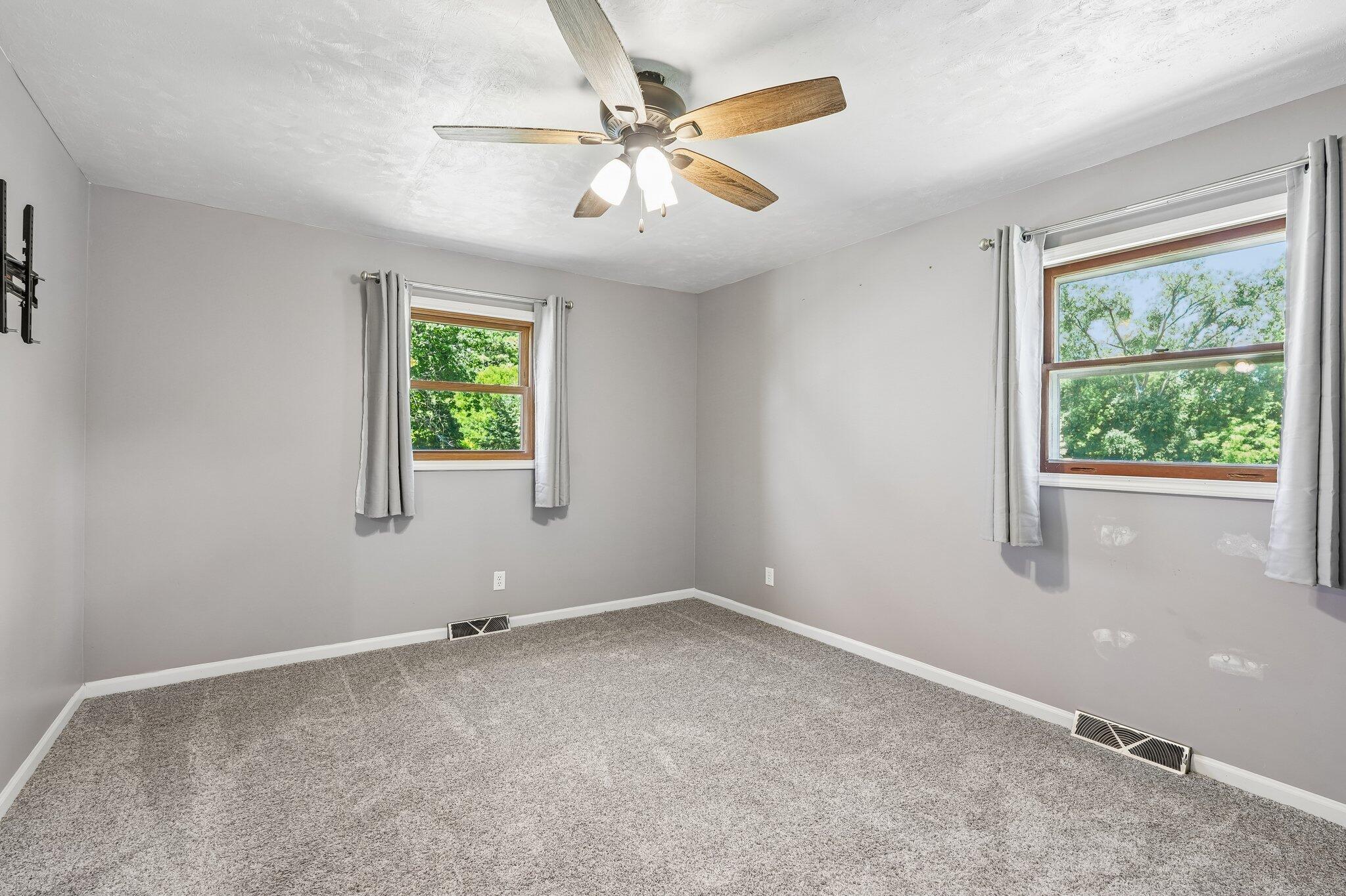 9207 39th Avenue Pleasant Prairie, WI 53142 - Photo 31 of 48 Primary Bedroom