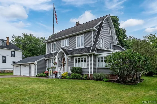 $695,000 | 110 North Cayuga Road, Amherst, NY 14221