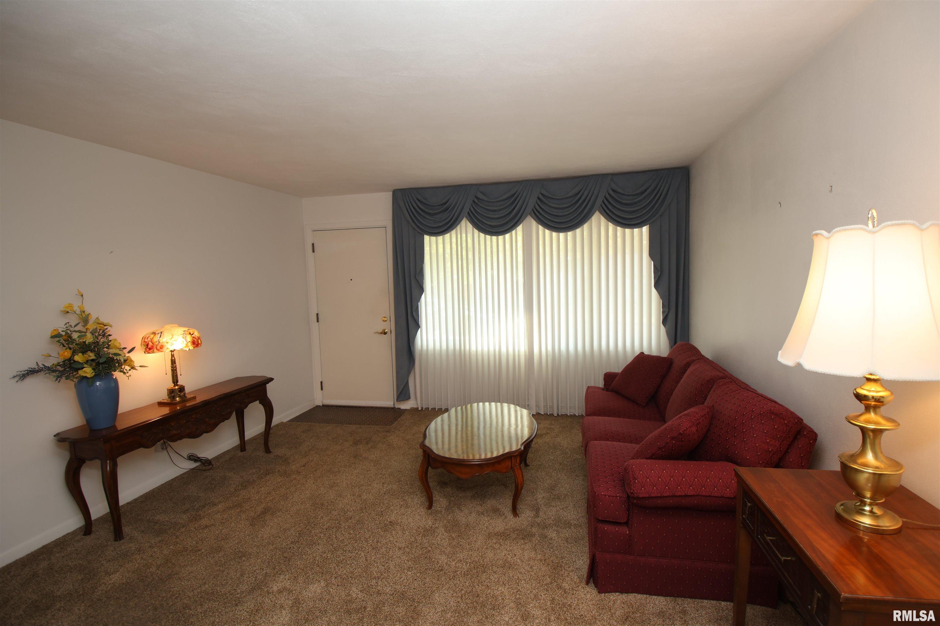 2631 West Overhill Road Peoria, IL 61615 - Photo 3 of 54 Gallery Image 3