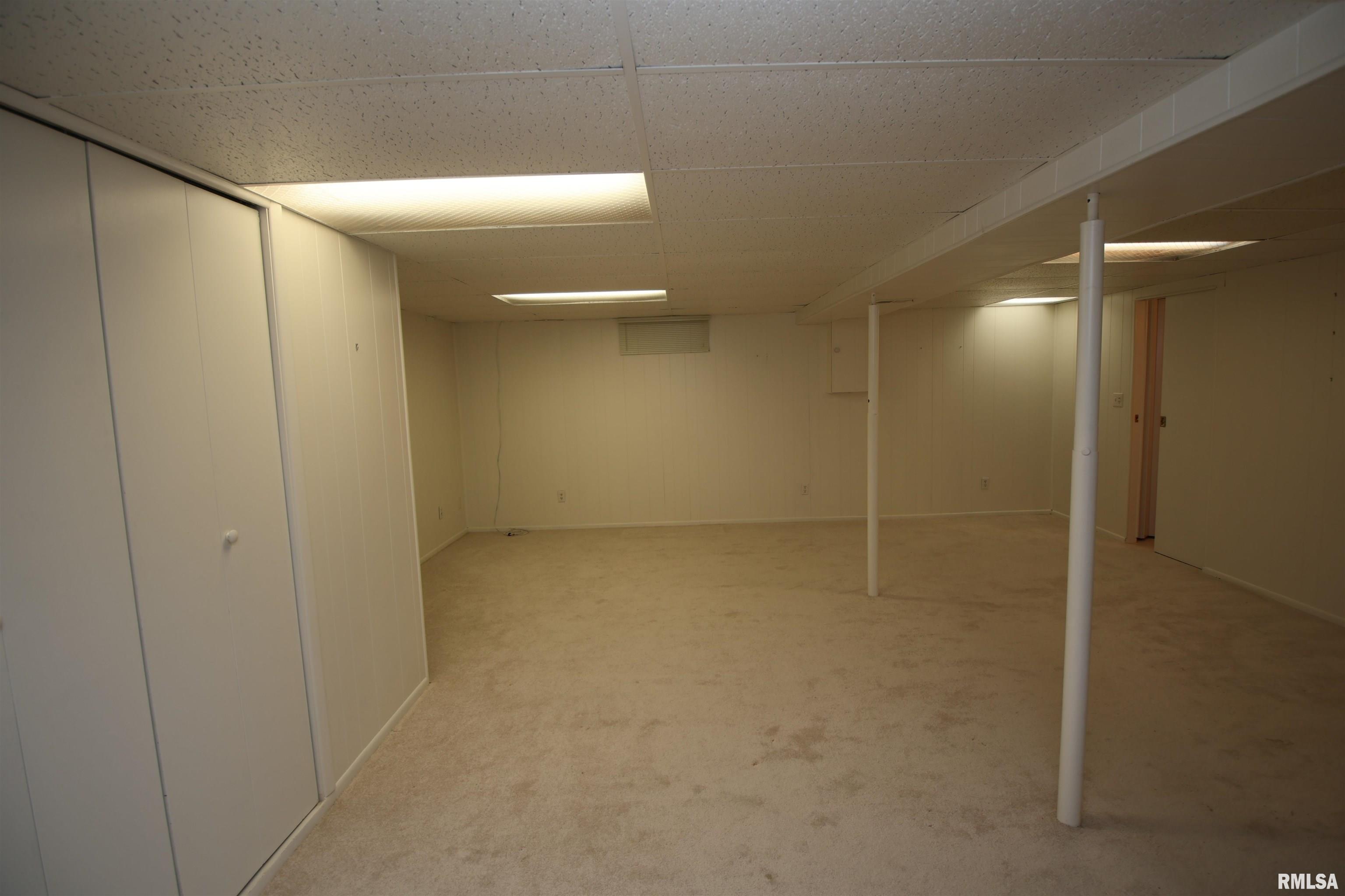 2631 West Overhill Road Peoria, IL 61615 - Photo 32 of 54 Gallery Image 32
