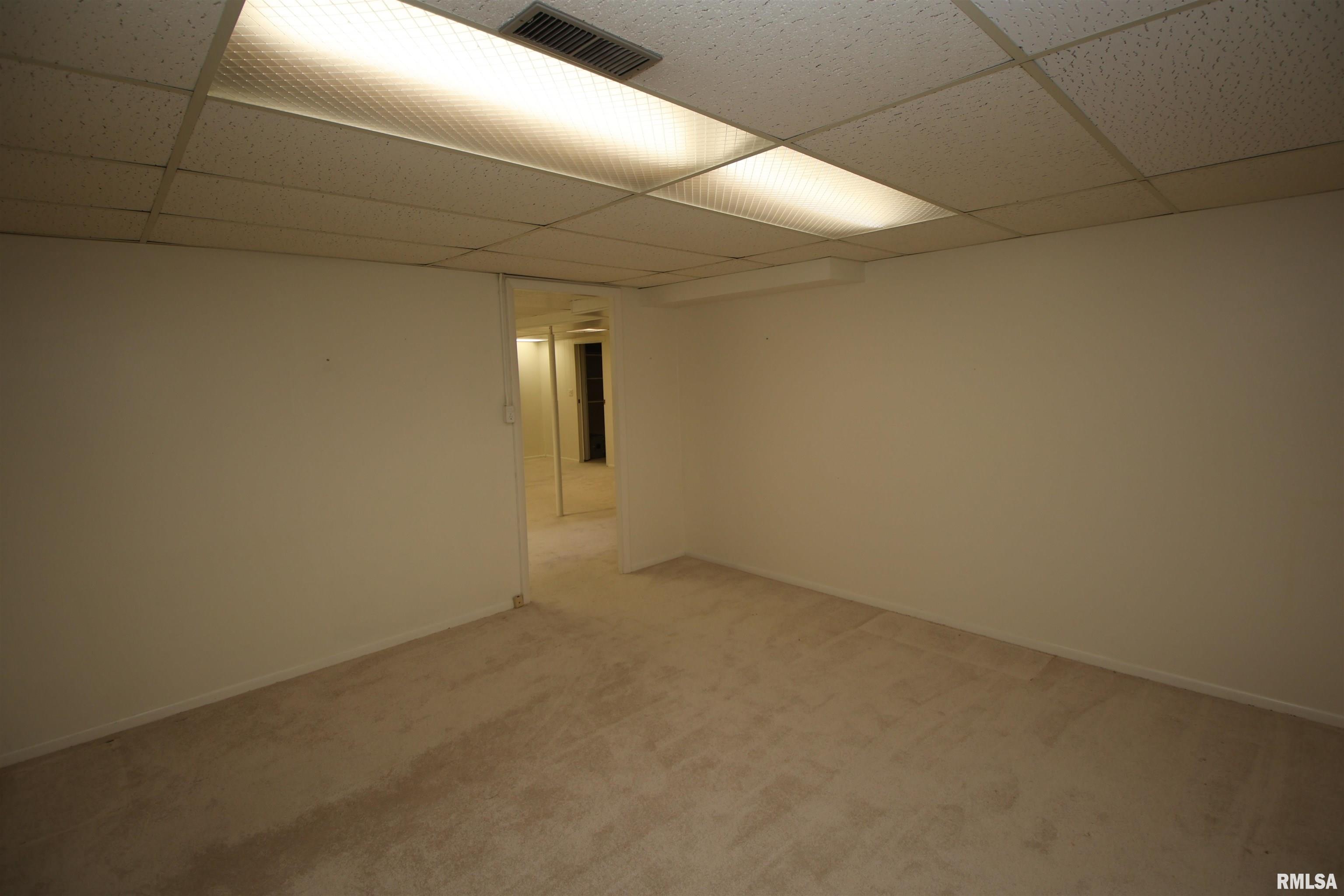 2631 West Overhill Road Peoria, IL 61615 - Photo 41 of 54 Gallery Image 41