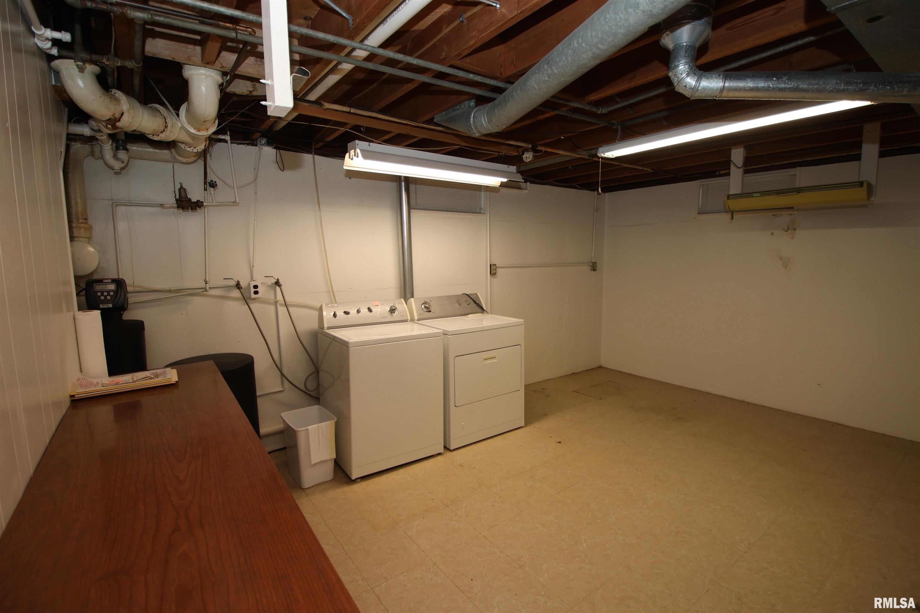 2631 West Overhill Road Peoria, IL 61615 - Photo 43 of 54 Gallery Image 43