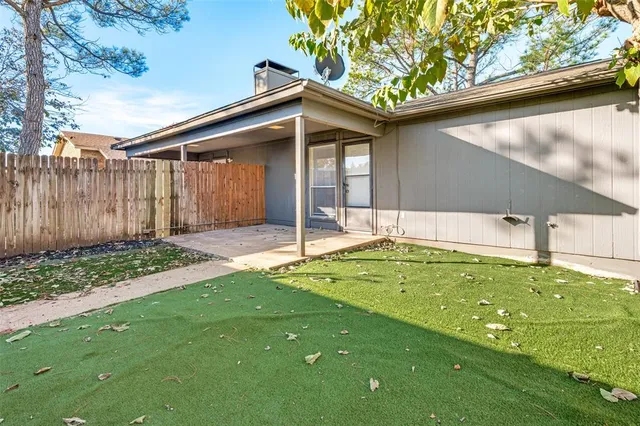 $1,695 | 2733 St George Place, Arlington, TX 76015