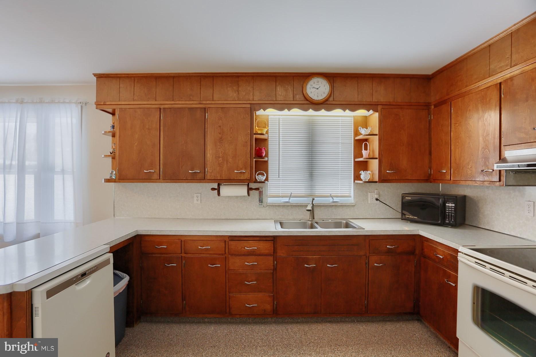 28 South Kemp Road Kutztown, PA 19530 - Photo 15 of 31 Kitchen