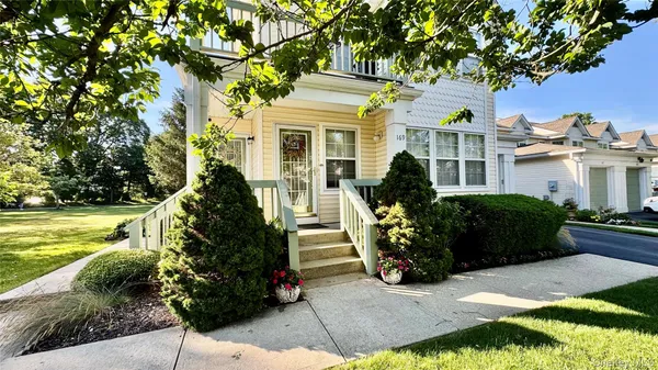 $490,000 | 169 Captains Way, Port Jefferson Station, NY 11776