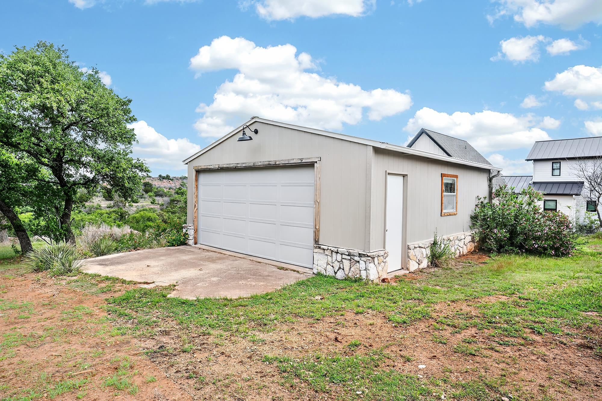 410 Lakewood Road Burnet, TX 78611 - Photo 18 of 33