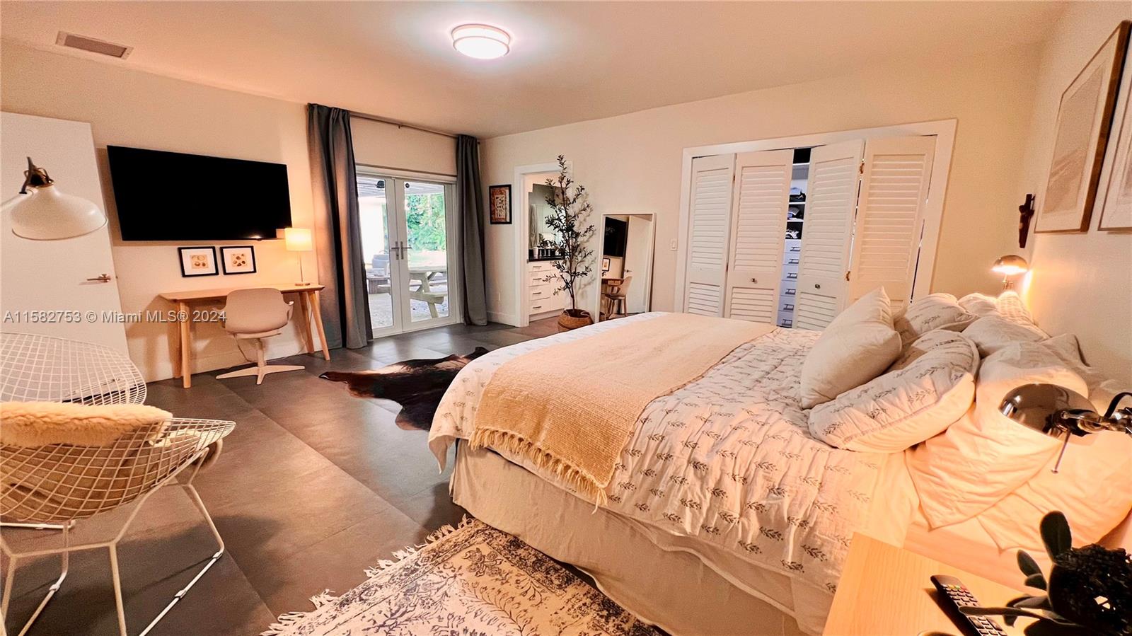 11821 Southwest 81st Road Pinecrest, FL 33156 - Photo 12 of 32 Gallery Image 12