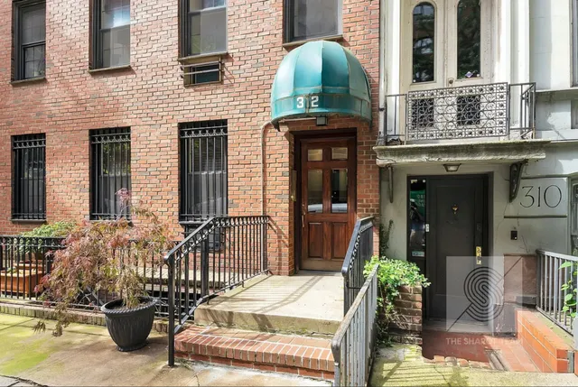 $975,000 | 312-314 East 50th Street, Unit 1W | Midtown East