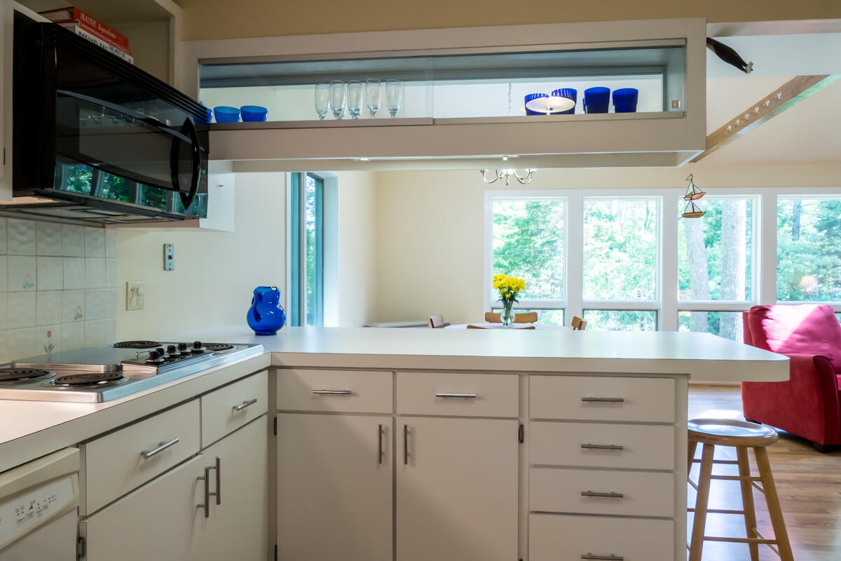 15 Cushing Briggs Road Freeport, ME 04032 - Photo 10 of 86 18-Kitchen (5 of 9)