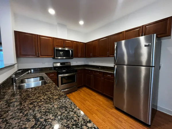 $2,780 | 1516 Broadway Street, Blue Island, IL 60406