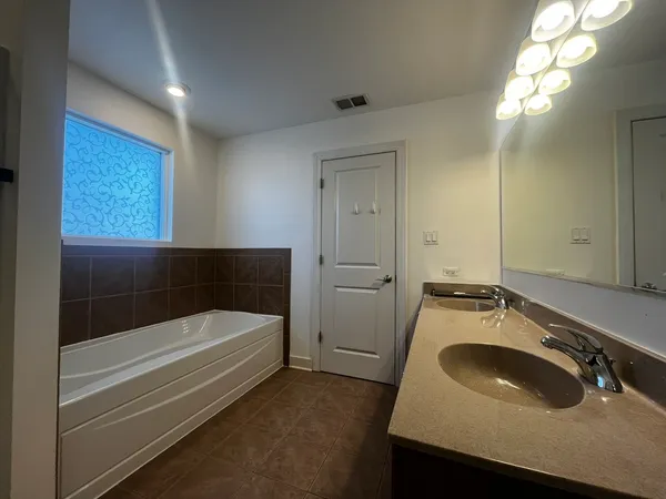 $2,780 | 1516 Broadway Street, Blue Island, IL 60406