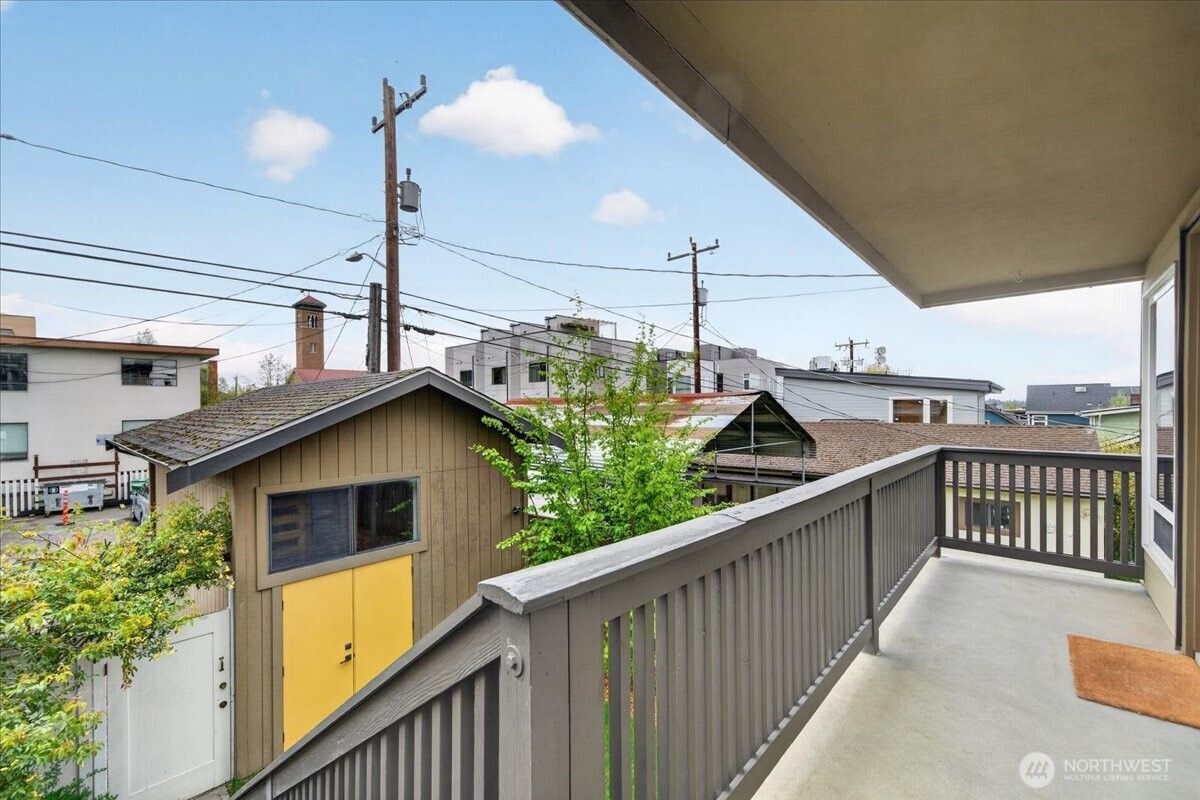 4132 44th Avenue Southwest Seattle, WA 98116 - Photo 13 of 39
