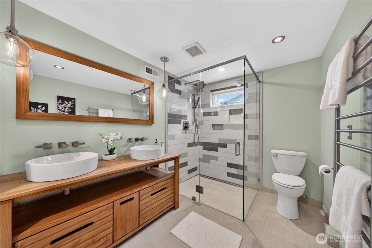 4132 44th Avenue Southwest Seattle, WA 98116 - Photo 19 of 39