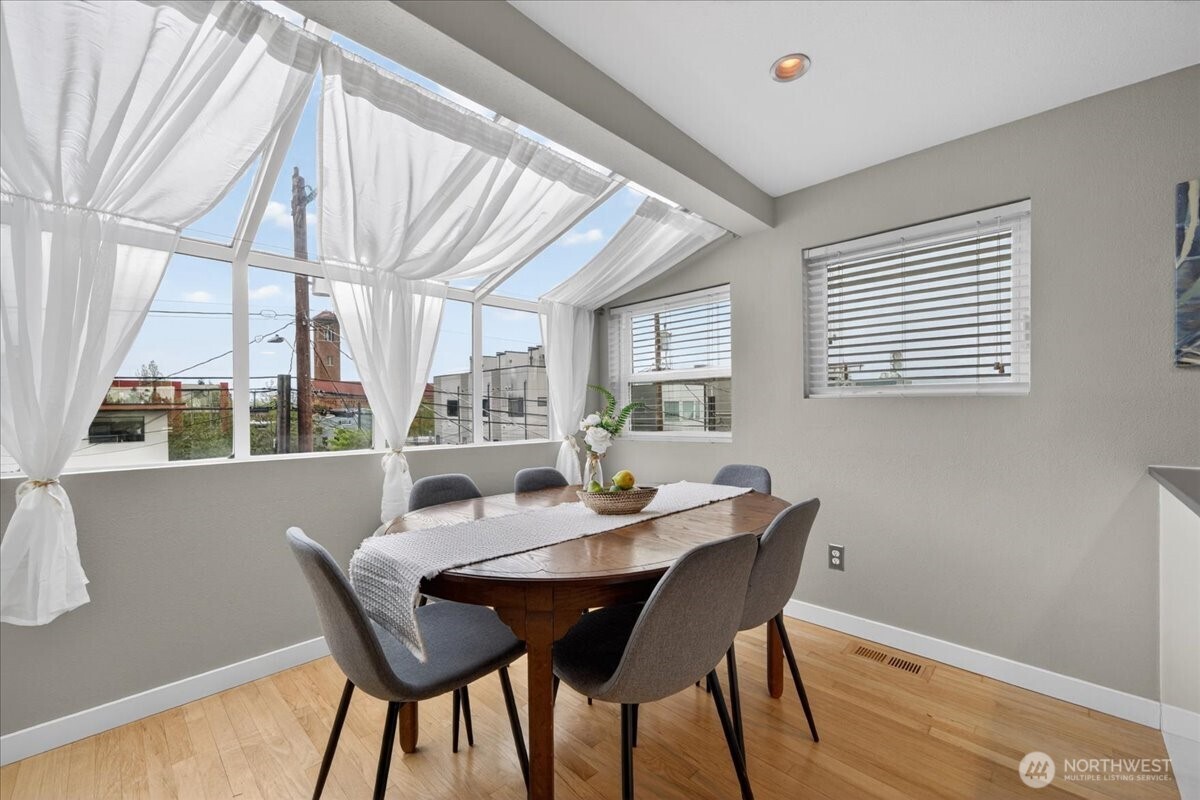 4132 44th Avenue Southwest Seattle, WA 98116 - Photo 22 of 39
