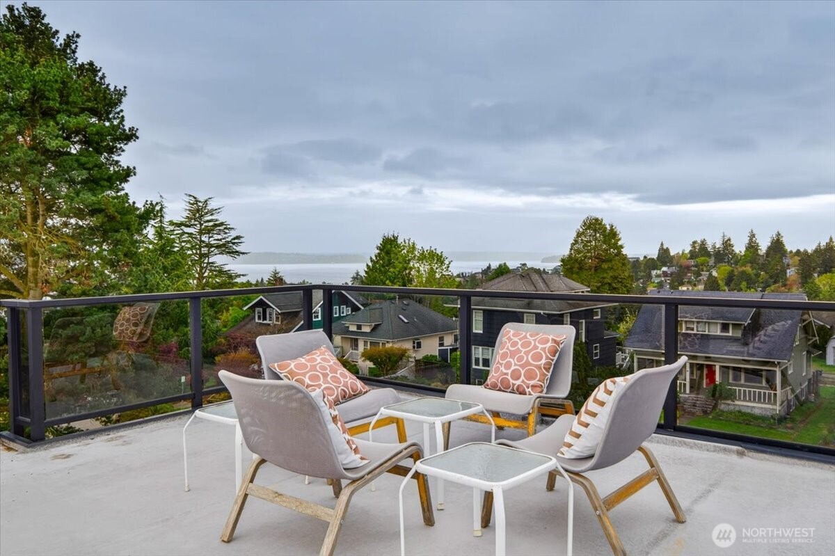 4132 44th Avenue Southwest Seattle, WA 98116 - Photo 34 of 39