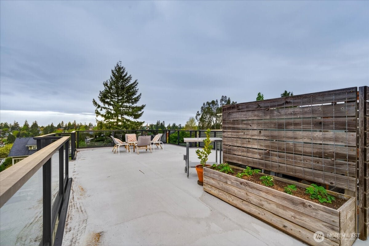 4132 44th Avenue Southwest Seattle, WA 98116 - Photo 35 of 39