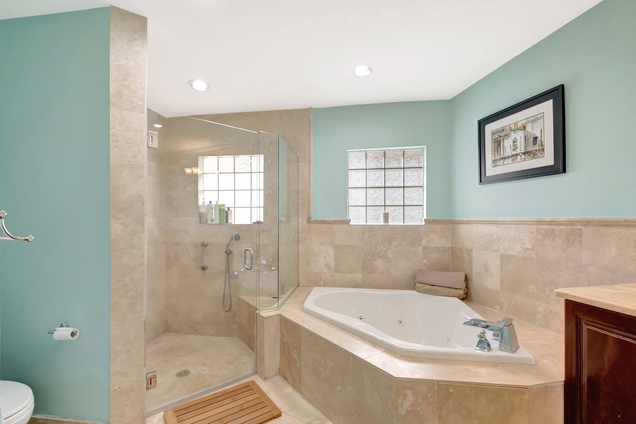 611 Southwest 15th Street Boca Raton, FL 33486 - Photo 29 of 57 Master Jacuzzi Tub & Shower