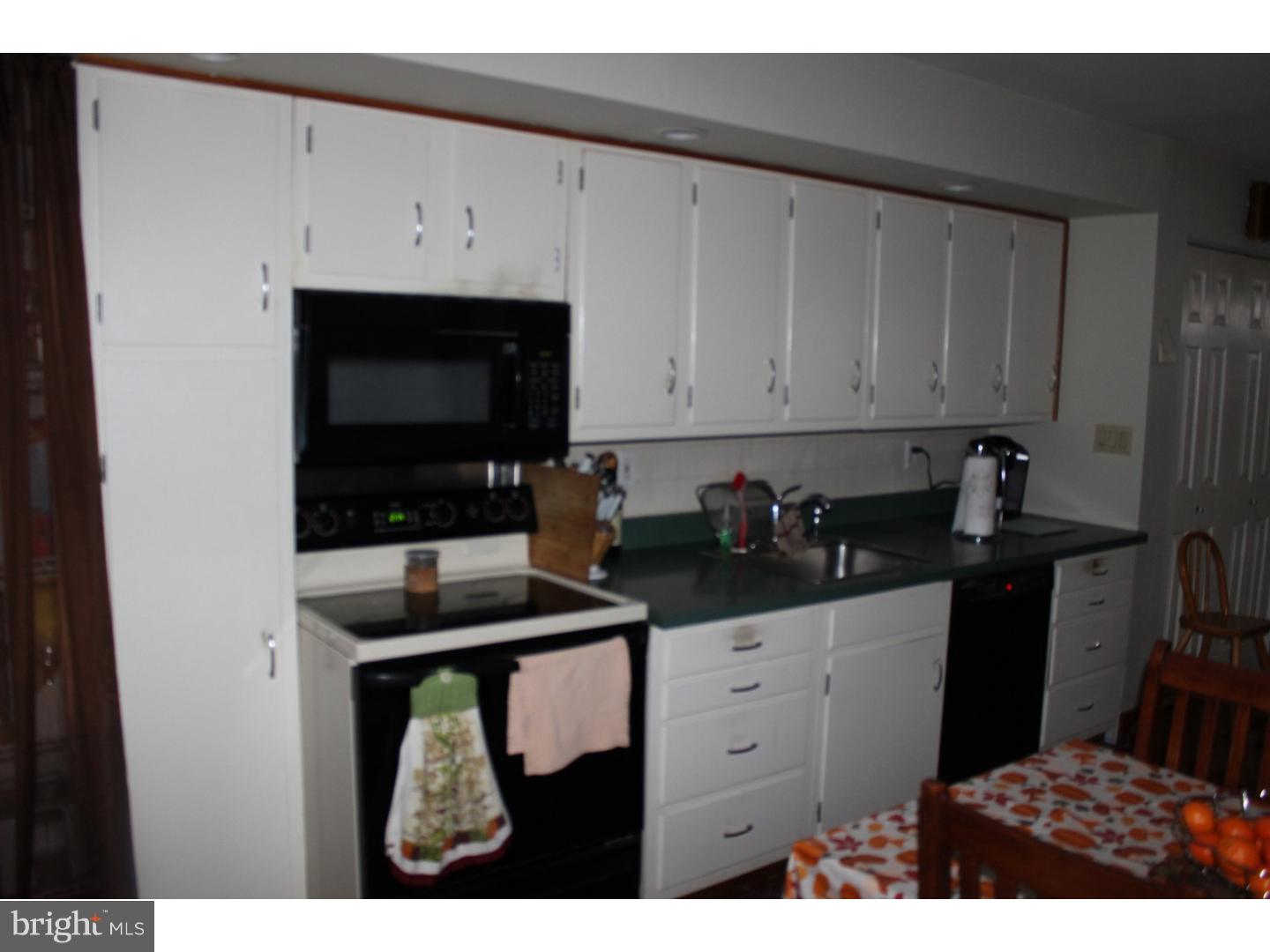 25 Balsam Road Levittown, PA 19057 - Photo 12 of 25 Gallery Image 12