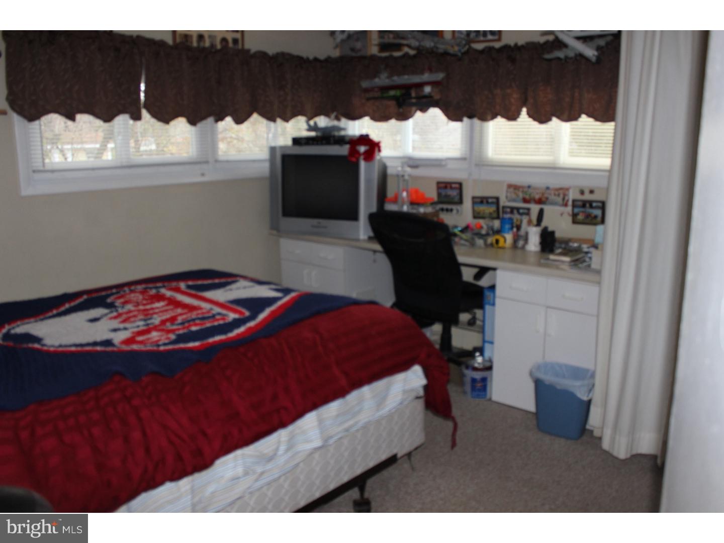 25 Balsam Road Levittown, PA 19057 - Photo 18 of 25 Gallery Image 18