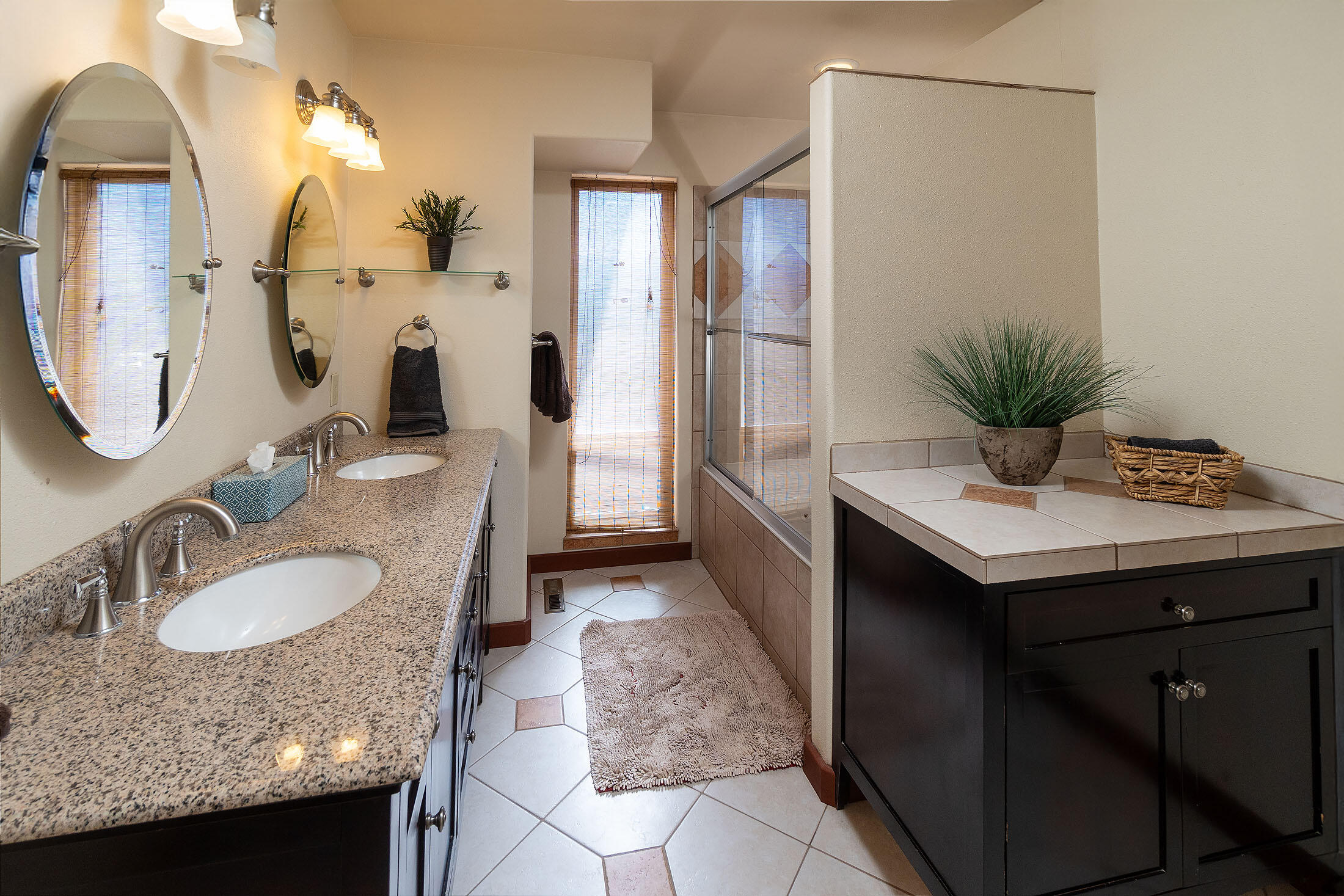 60359 Horse Butte Road Bend, OR 97702 - Photo 19 of 28 Hallway Bathroom with double vanity