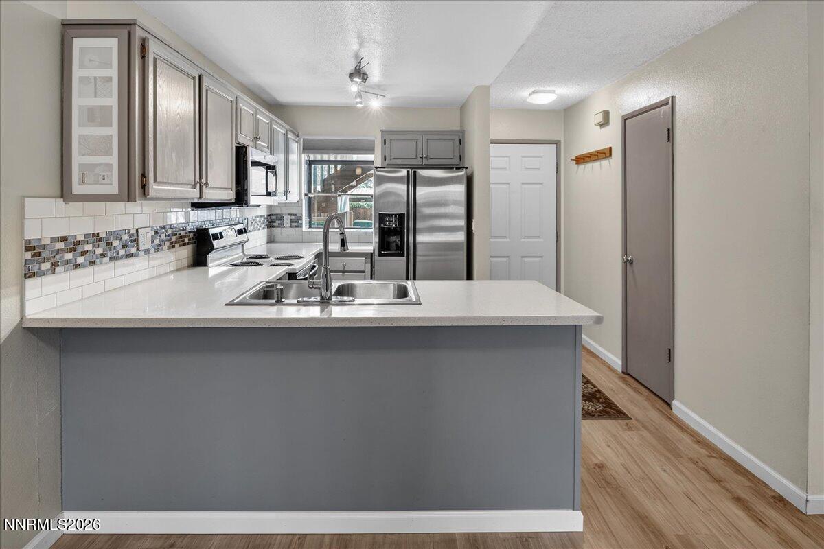 2981 Tierra Verde East Reno, NV 89512 - Photo 6 of 28 10-DSC_0965