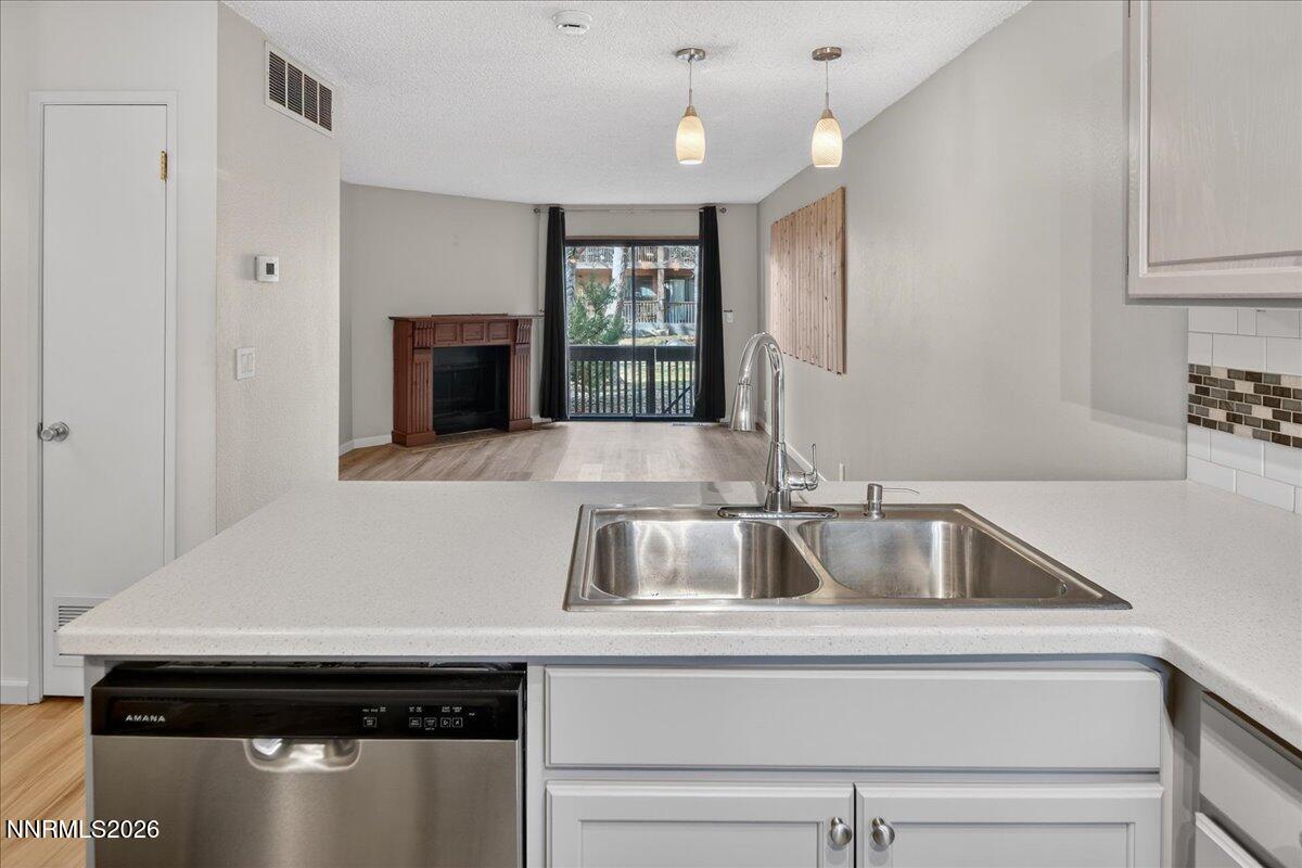 2981 Tierra Verde East Reno, NV 89512 - Photo 7 of 28 09-DSC_0995