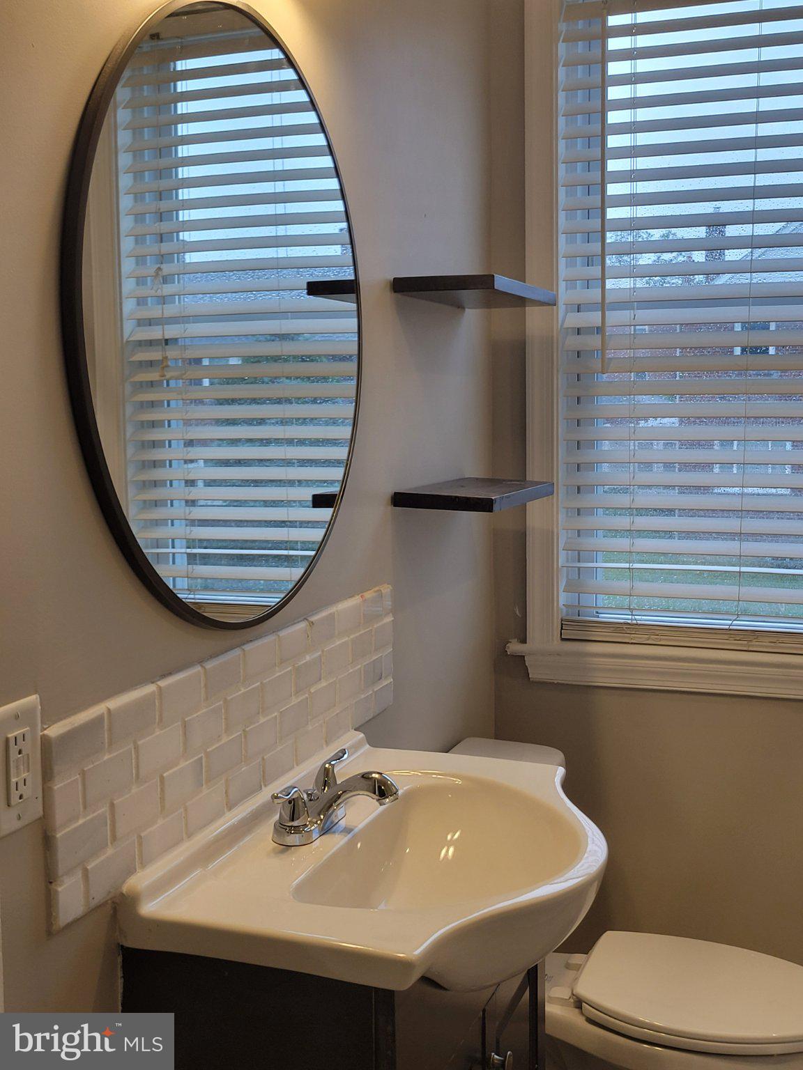 1611 Shadyside Road Baltimore, MD 21218 - Photo 11 of 14 Bathroom