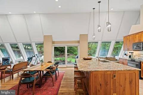 $1,299,000 | 9706 Beach Mill Road, Great Falls, VA 22066