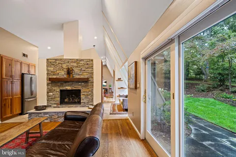 $1,299,000 | 9706 Beach Mill Road, Great Falls, VA 22066