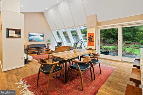 $1,299,000 | 9706 Beach Mill Road, Great Falls, VA 22066