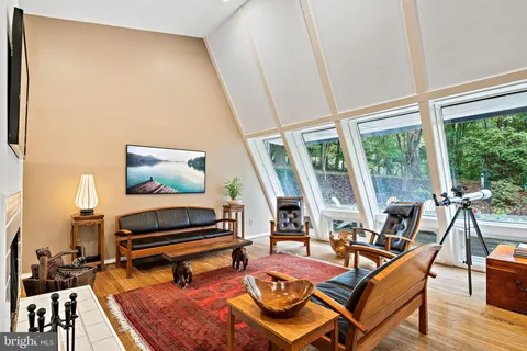 $1,299,000 | 9706 Beach Mill Road, Great Falls, VA 22066