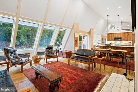 $1,299,000 | 9706 Beach Mill Road, Great Falls, VA 22066