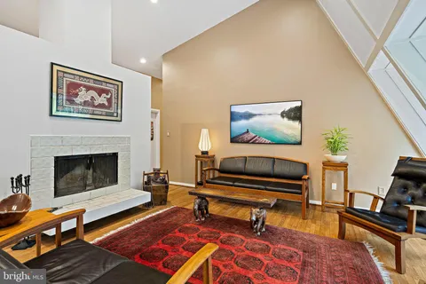 $1,299,000 | 9706 Beach Mill Road, Great Falls, VA 22066