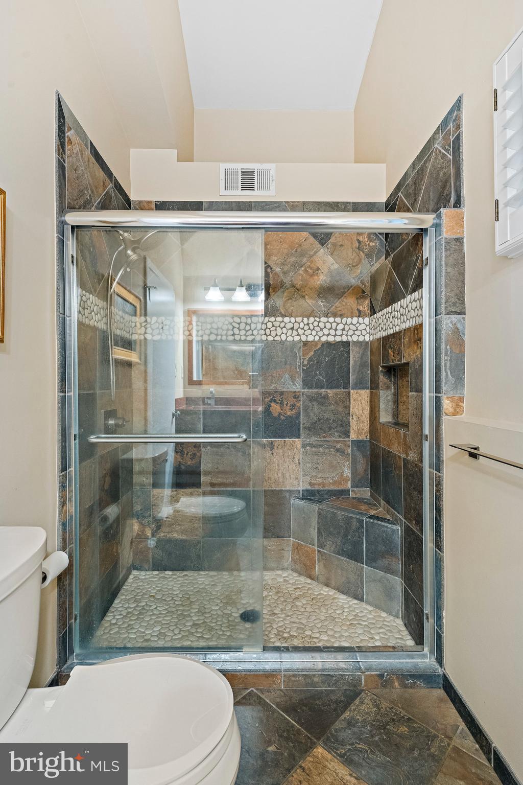 9706 Beach Mill Road Great Falls, VA 22066 - Photo 23 of 41